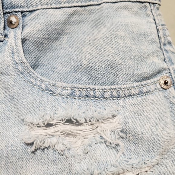 American Eagle Hi-Rise Festival Light Wash Distressed Shorts - Picture 8 of 11